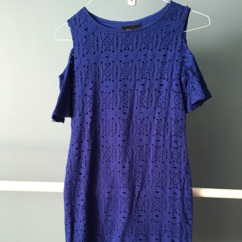 RN Studio By Ronni Nicoli  Royal Blue Crochet like Dress cold shoulder Size 4
